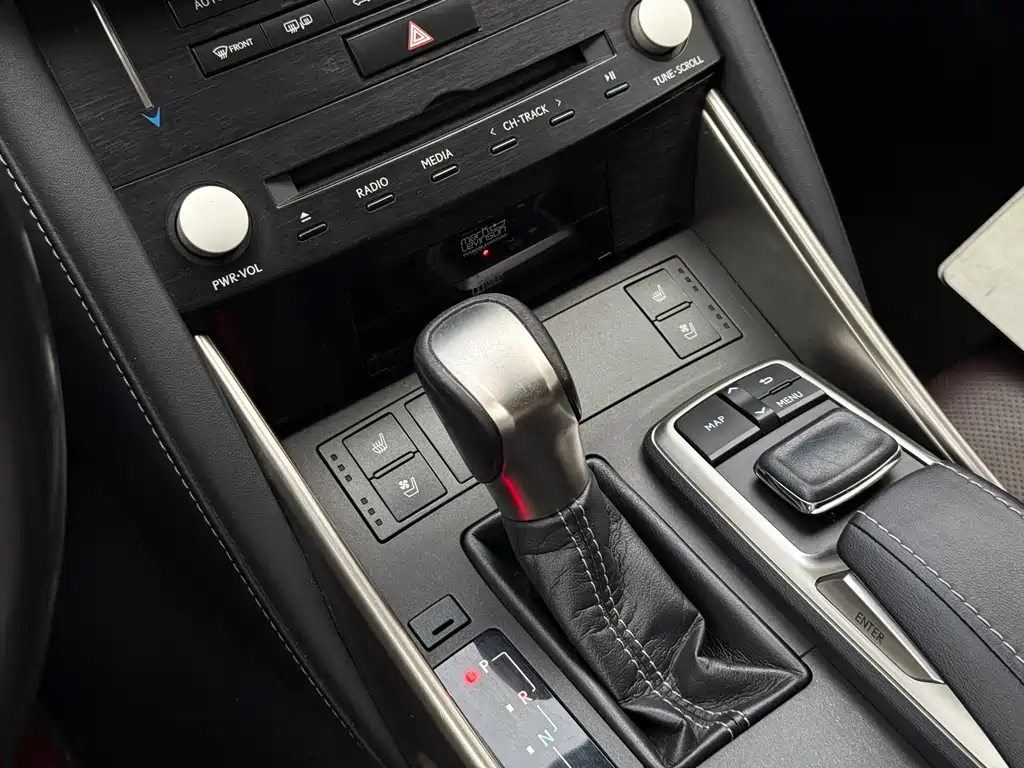 Lexus IS — миниатюра 21