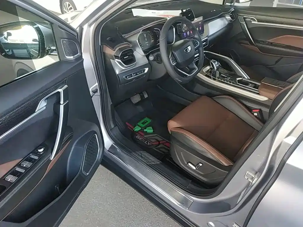 Geely Binyue — миниатюра 16