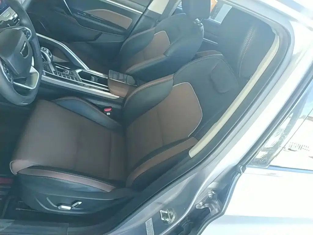 Geely Binyue — миниатюра 15