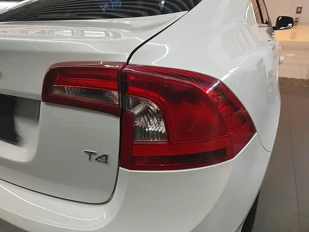 Volvo S60 — миниатюра 8