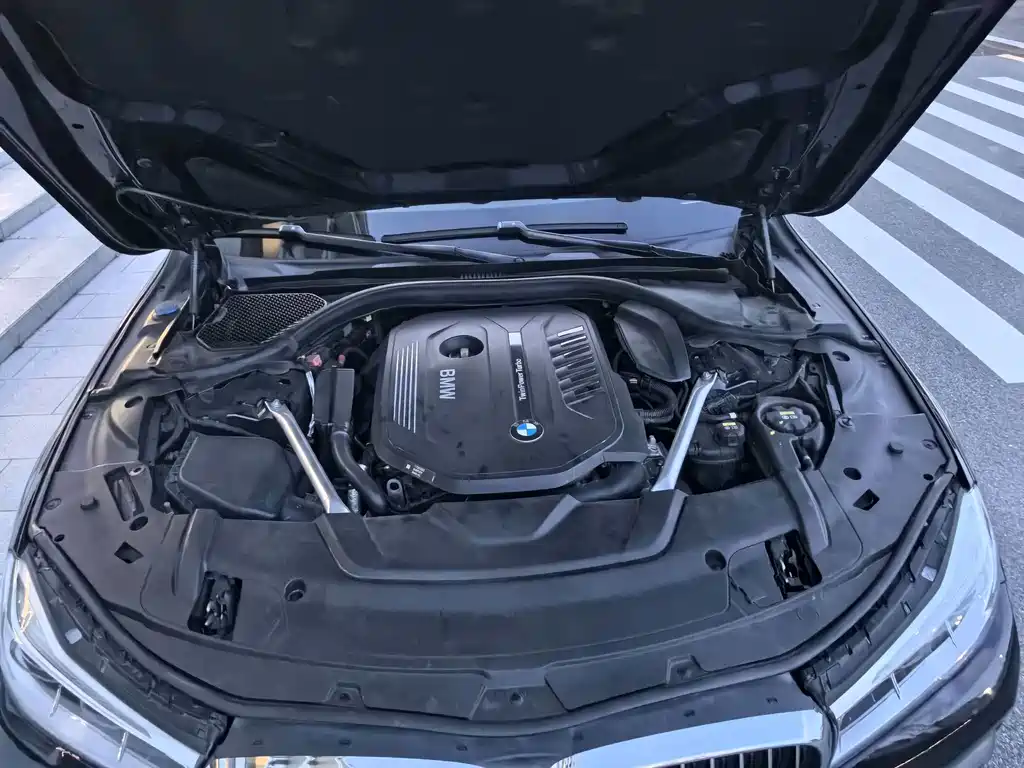 BMW 7 Series 7 2018 740Li Lead M Sport