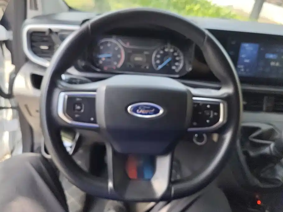Ford Transit — миниатюра 15