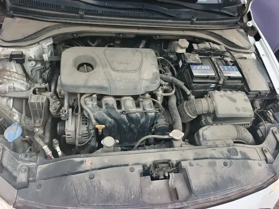 Hyundai Elantra — миниатюра 10
