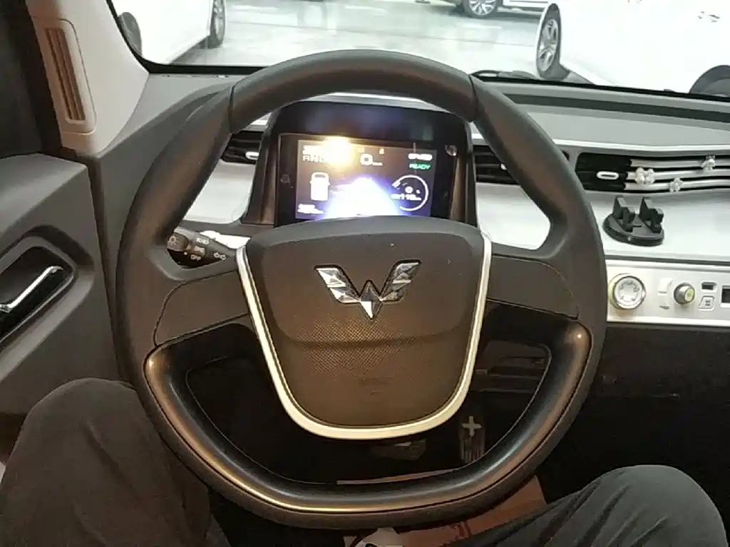 Wuling MINIEV — миниатюра 11