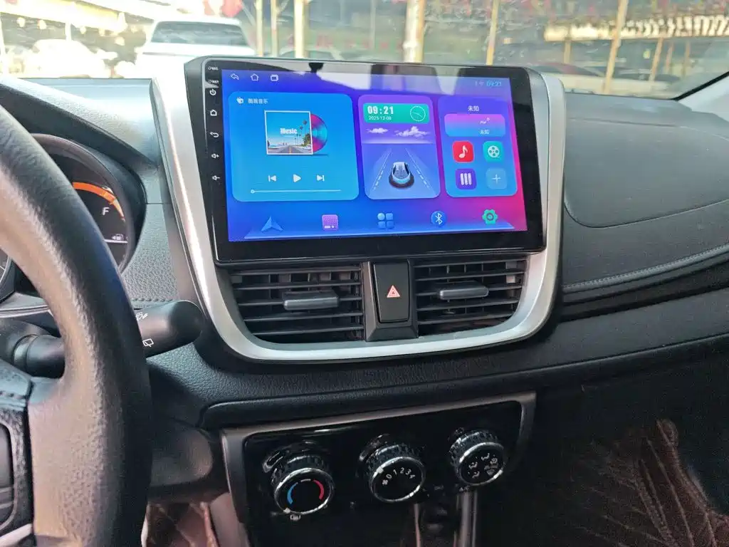 Toyota Yaris L — миниатюра 13