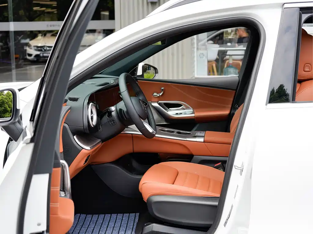 Mercedes-Benz GLC New Energy — миниатюра 11