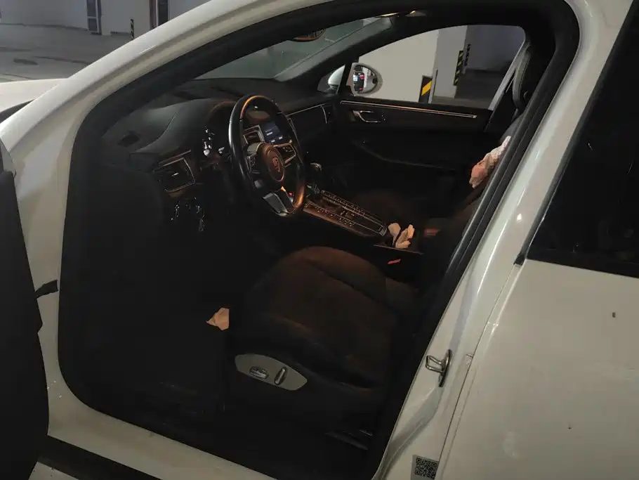 Porsche Macan — миниатюра 9