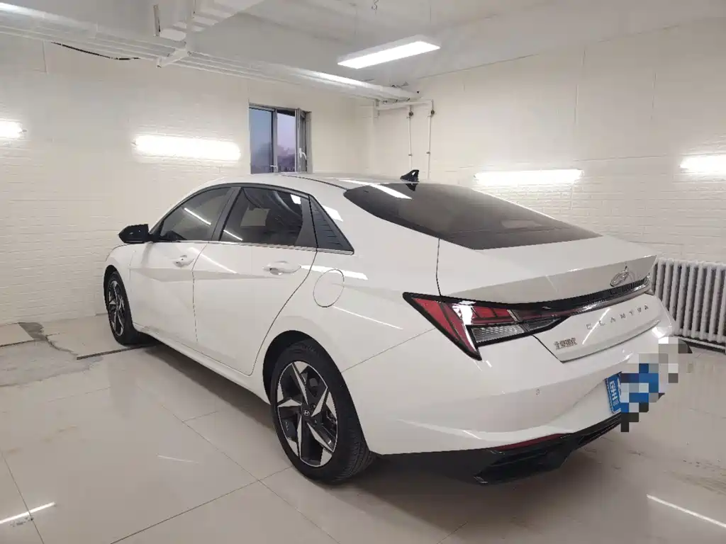 Hyundai Elantra — миниатюра 4