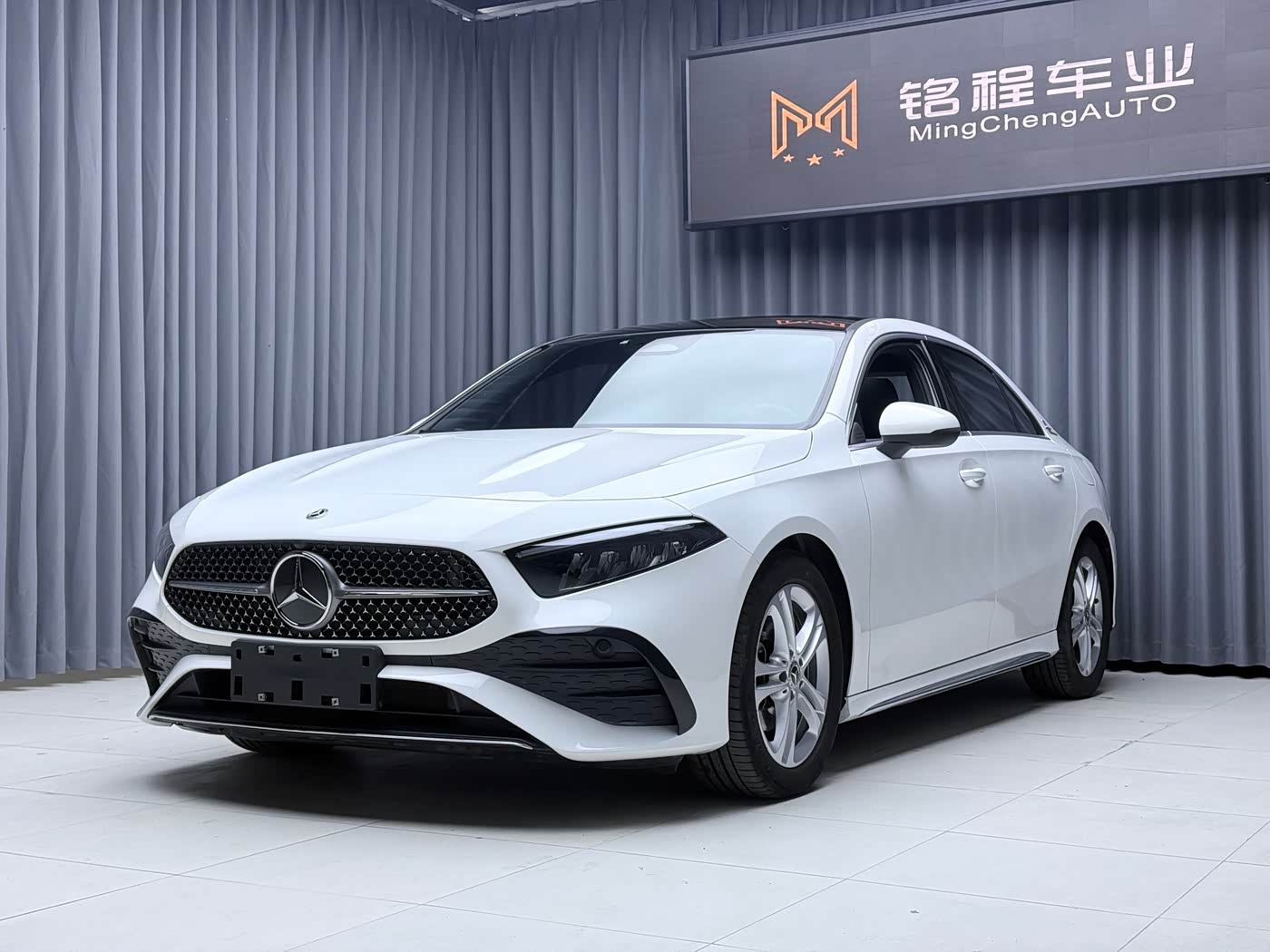 Mercedes-Benz A-Class 1.3 л 2024 г. Белый, пробег 43000 км