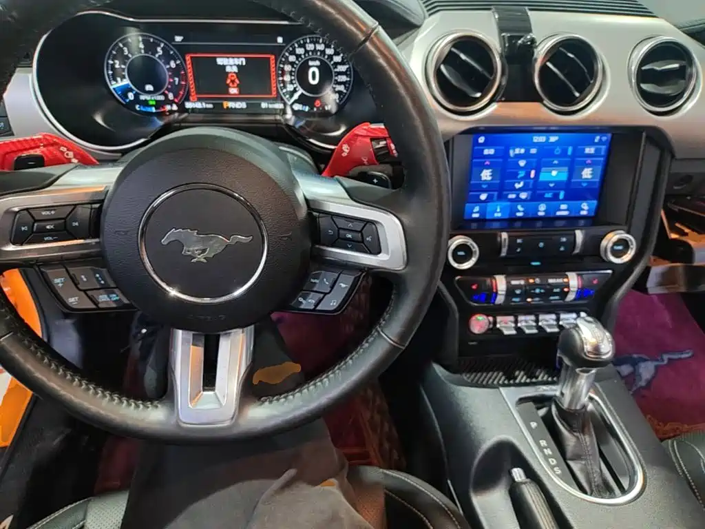 Ford Mustang — миниатюра 10