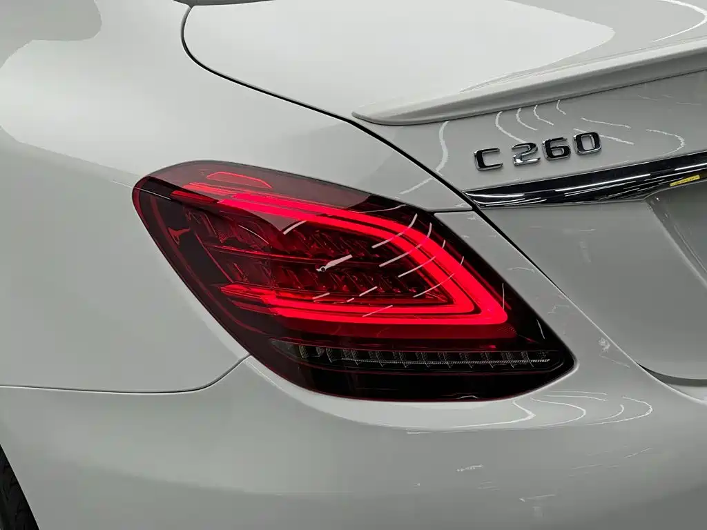 Mercedes-Benz C-Class — миниатюра 10