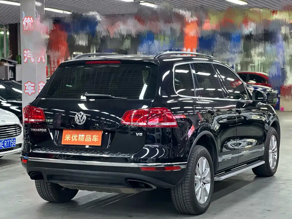 VOLKSWAGEN TOUAREG