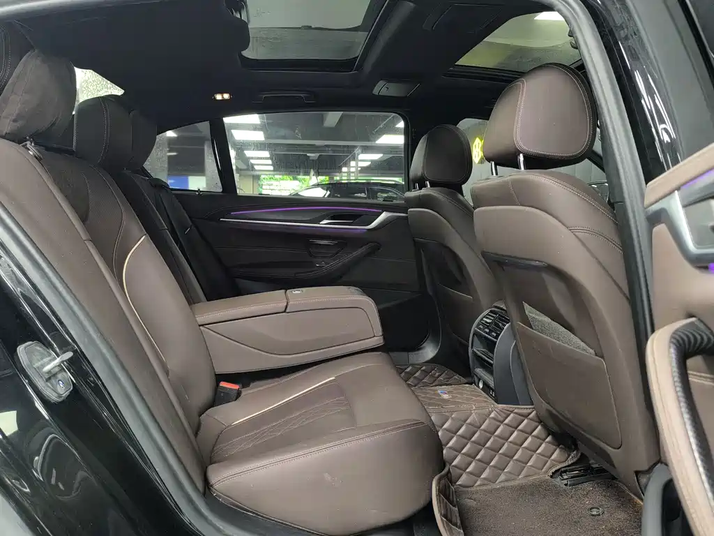 BMW 5 Series — миниатюра 14