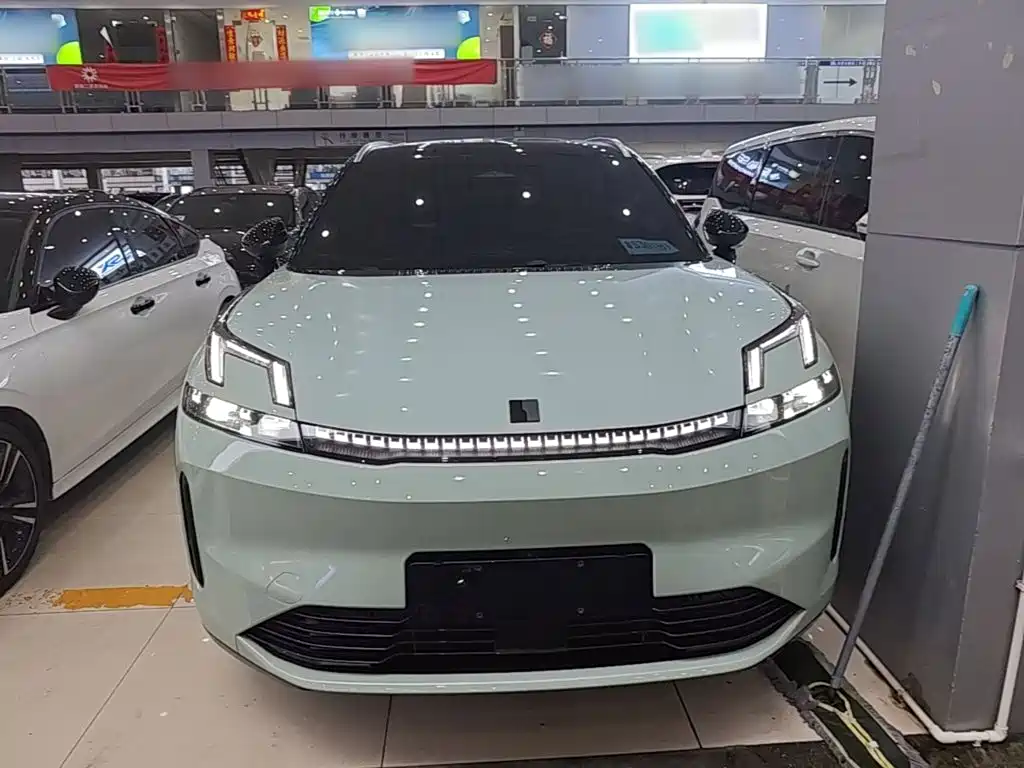 Lynk & Co 08 EM-P — миниатюра 3