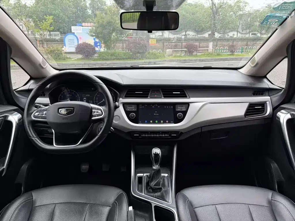 Geely Vision X3 — миниатюра 10
