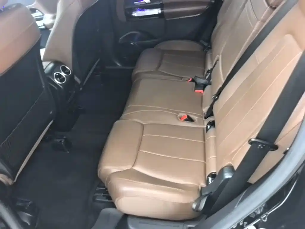 Mercedes-Benz GLB — миниатюра 17