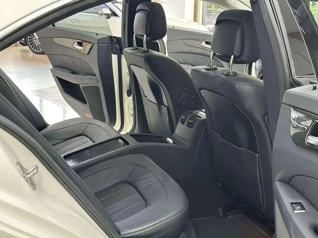 Mercedes-Benz CLS — миниатюра 8