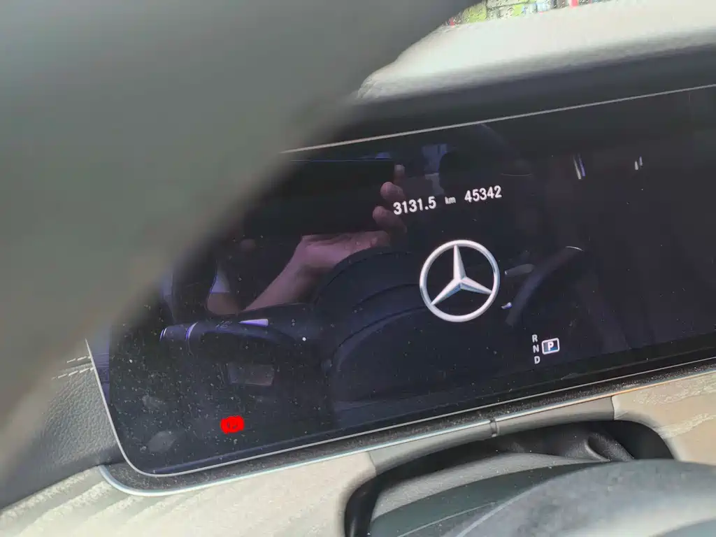 Mercedes-Benz E-Class — миниатюра 7