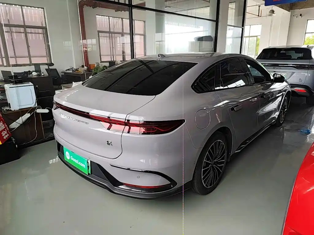 BYD Han — миниатюра 7
