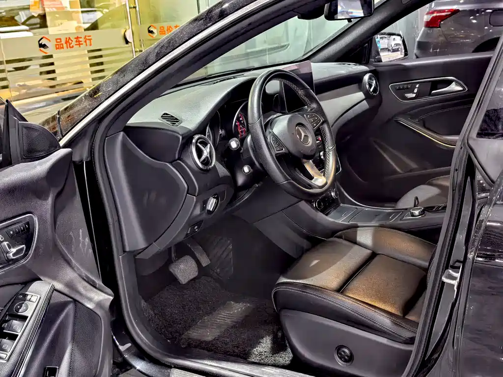 Mercedes-Benz CLA (Import) — миниатюра 4