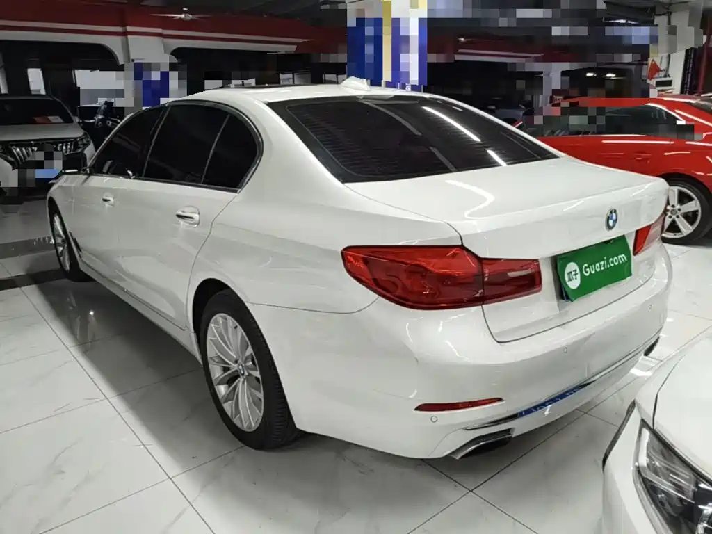 BMW 5 Series — миниатюра 5