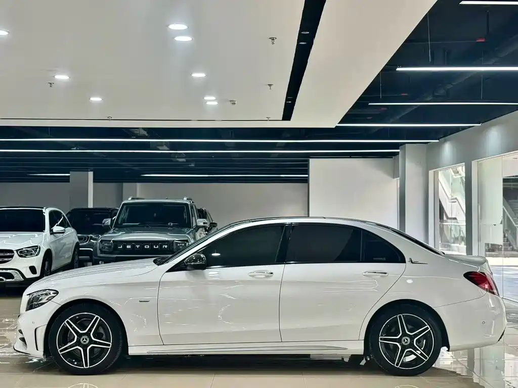 Mercedes-Benz C-Class — миниатюра 5