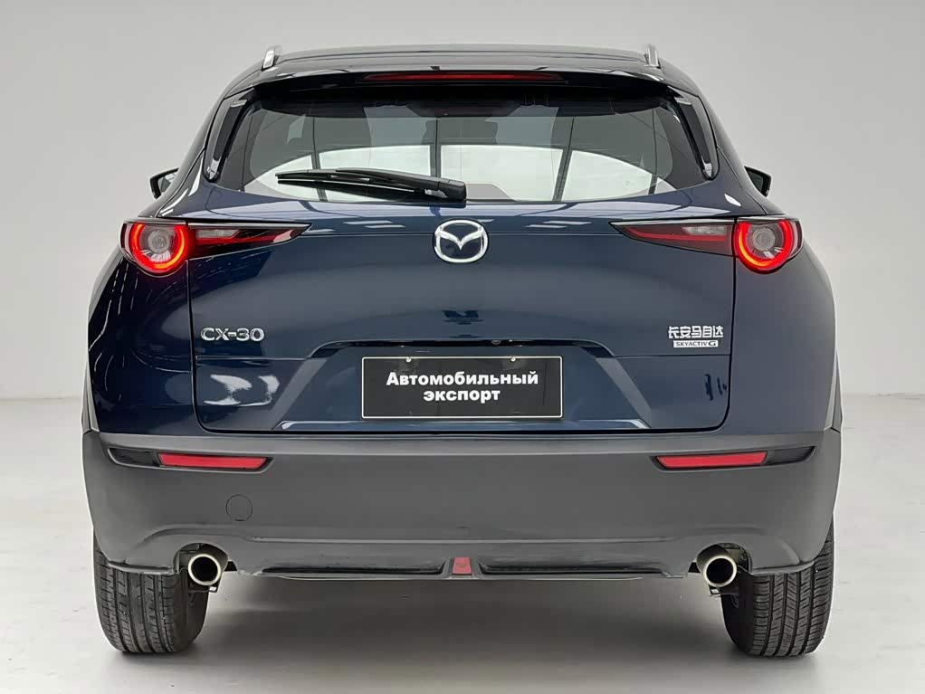 Mazda CX-30 2.0 л 2022 г. Голубой, пробег 8000 км