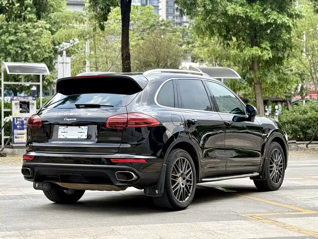 Porsche Cayenne — миниатюра 4