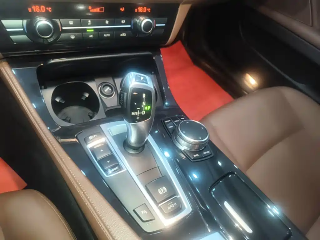 BMW 5 Series — миниатюра 14