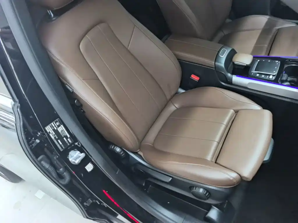 Mercedes-Benz GLB — миниатюра 25