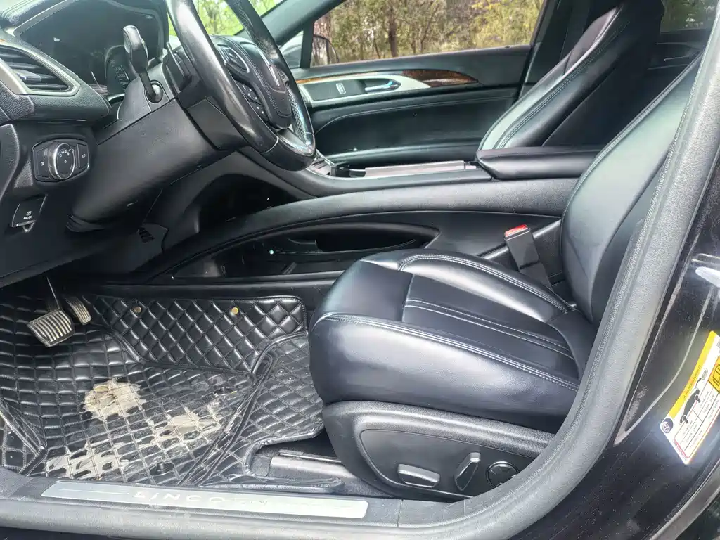 Lincoln MKZ — миниатюра 6