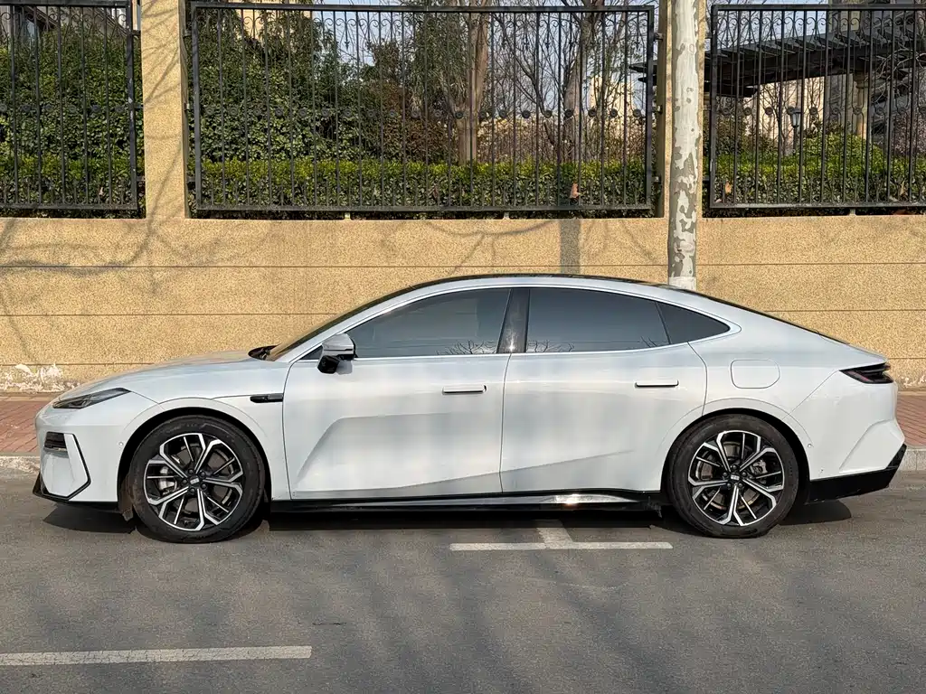 Geely Galaxy Galaxy E8 E8 2025 700km Smart Drive