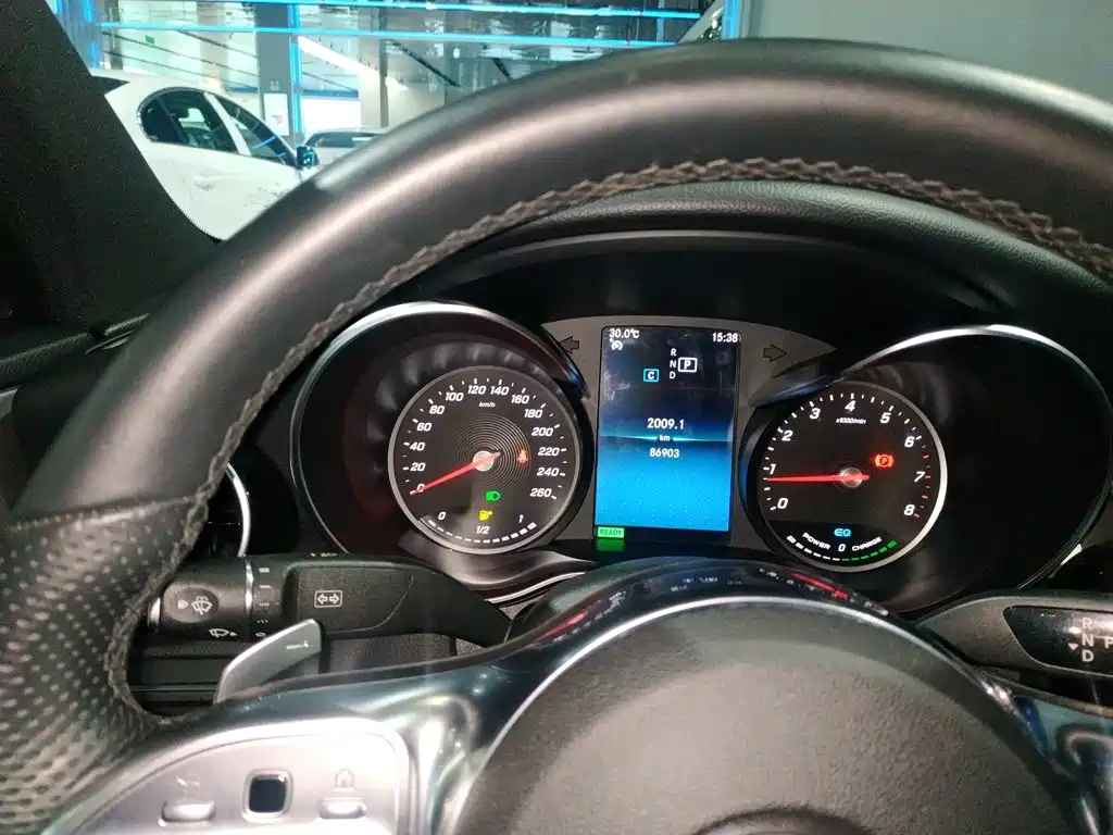 Mercedes-Benz C-Class — миниатюра 12