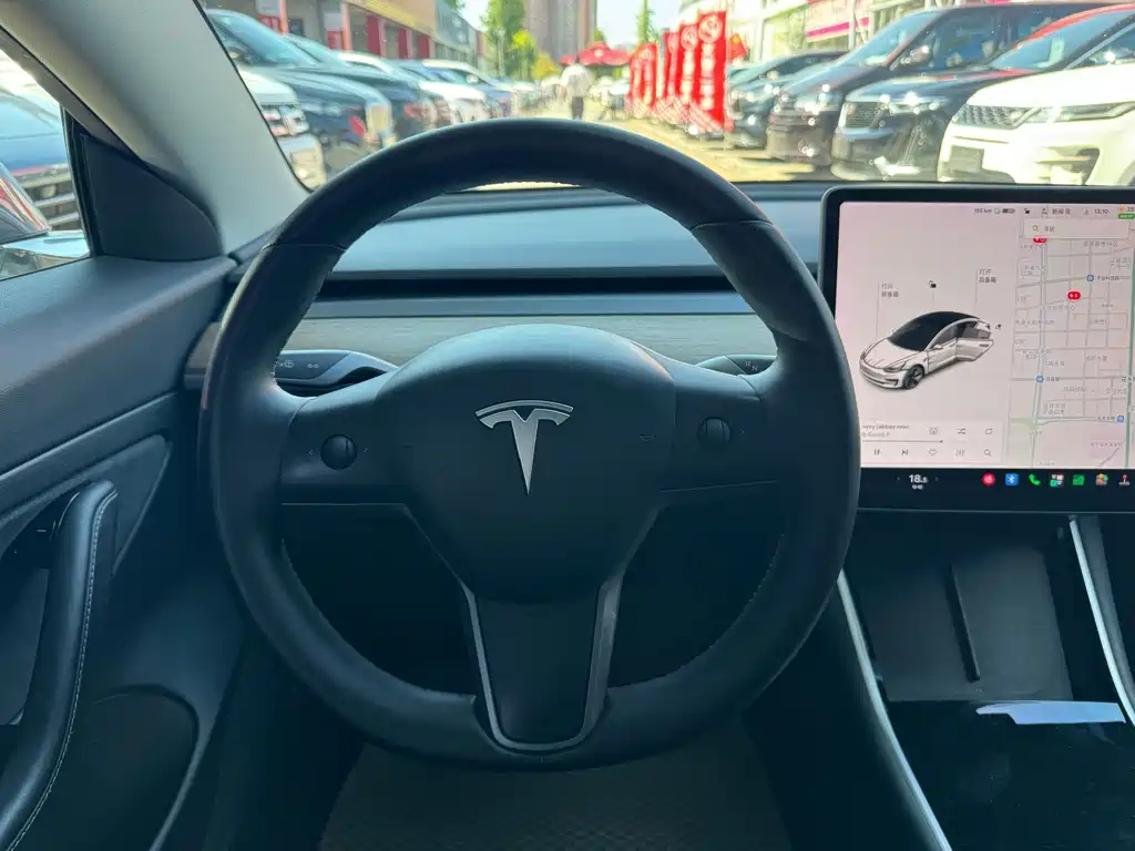 Tesla Model 3 — миниатюра 9