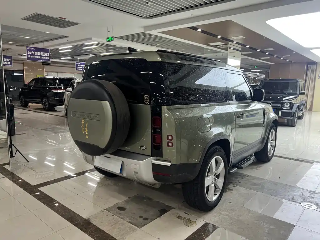 Land Rover Defender — миниатюра 11