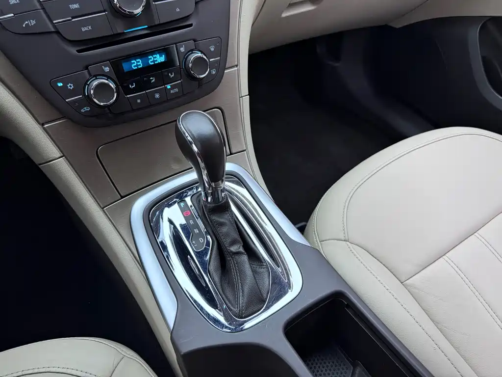 Buick Regal 2012 2.0L Luxury
