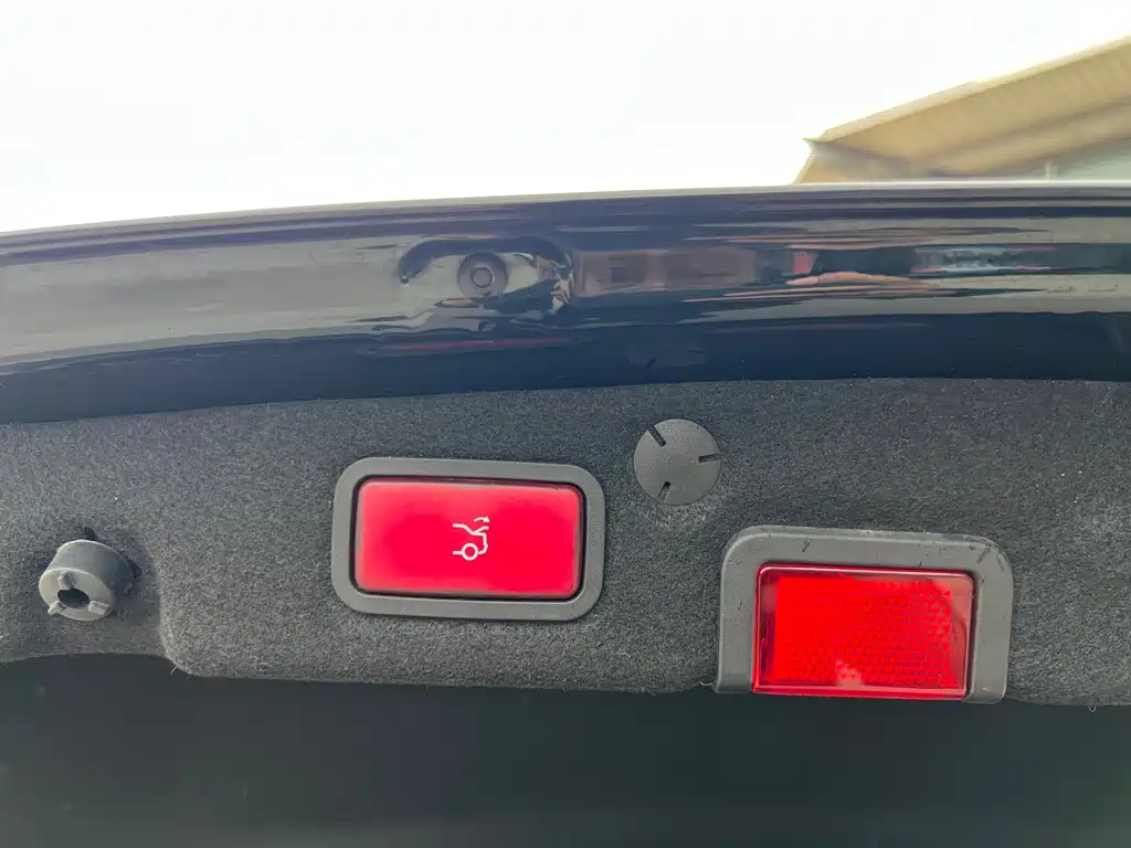 Mercedes-Benz C-Class — миниатюра 15