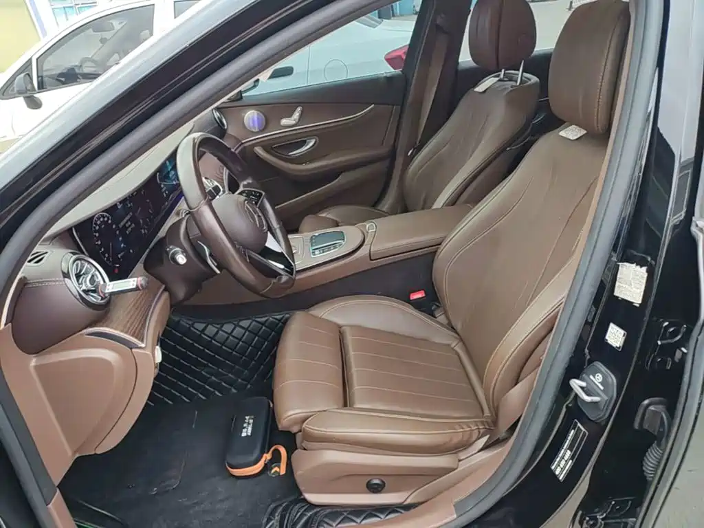 Mercedes-Benz E-Class — миниатюра 15