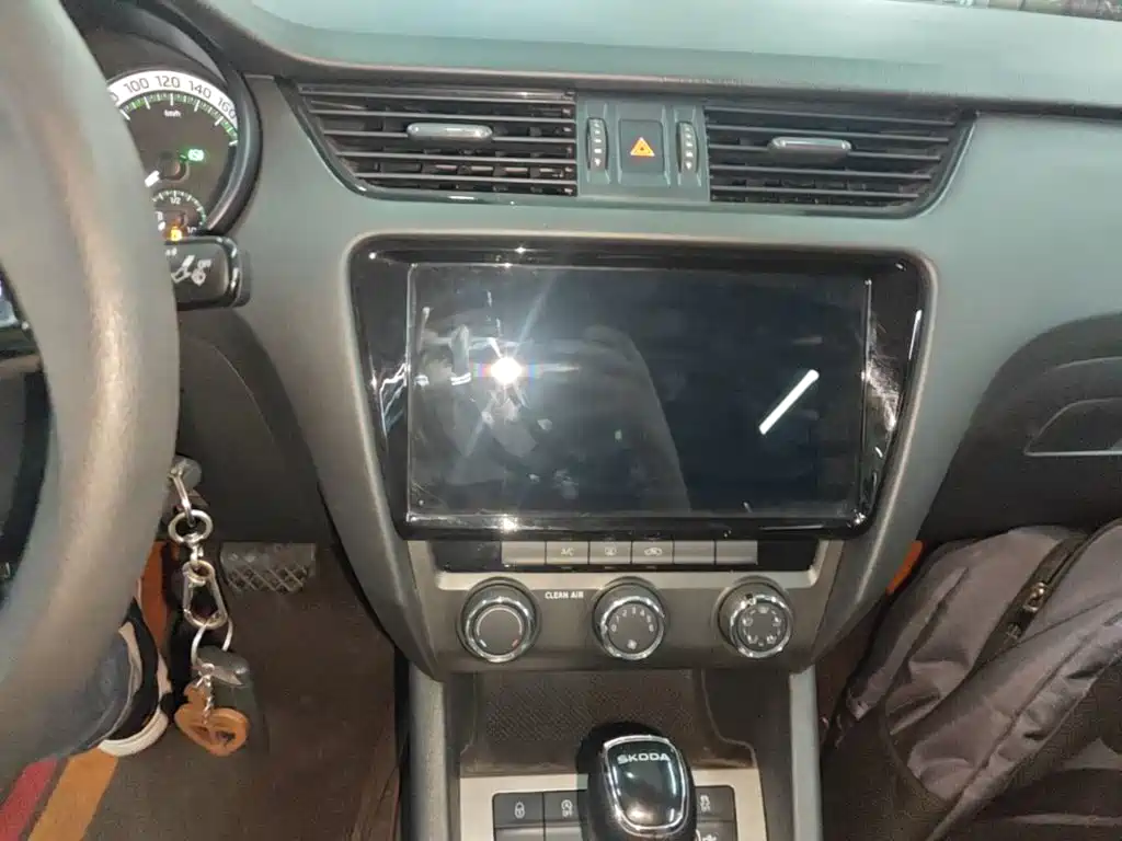 Skoda Octavia 2022 — фото 12
