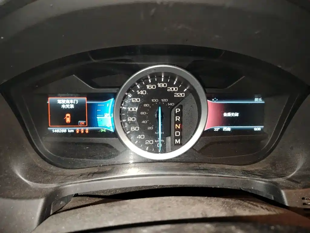 Ford Explorer (Import) — миниатюра 7