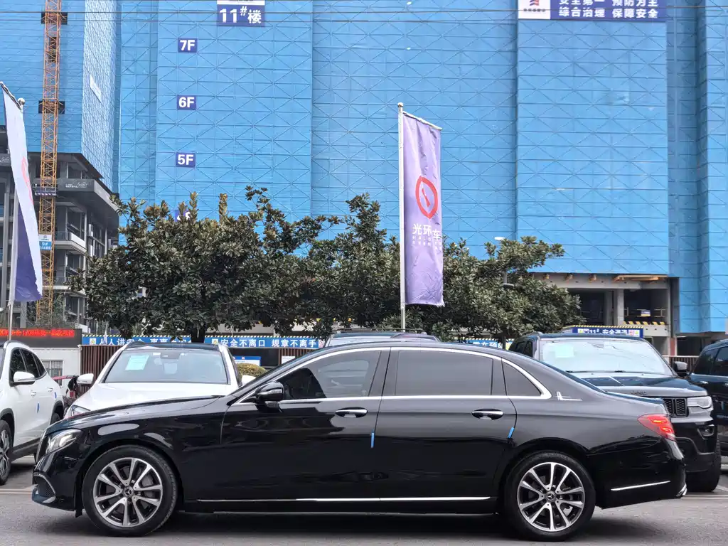 MERCEDES-BENZ E CLASS