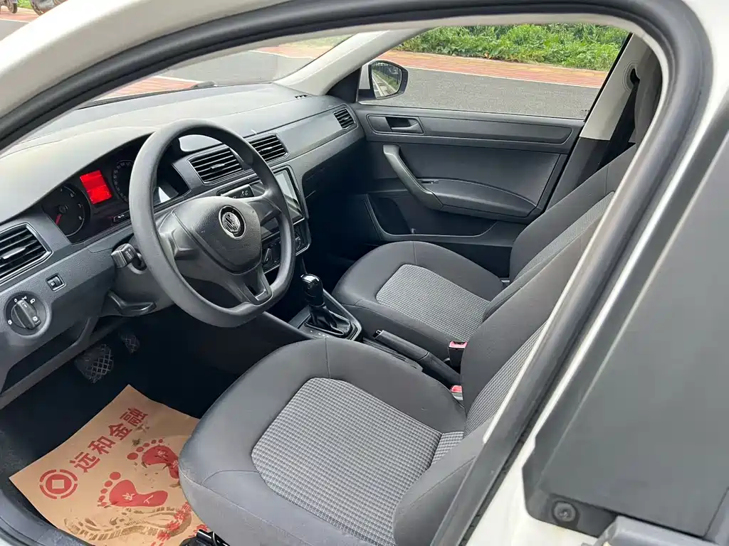 Volkswagen Santana — миниатюра 8