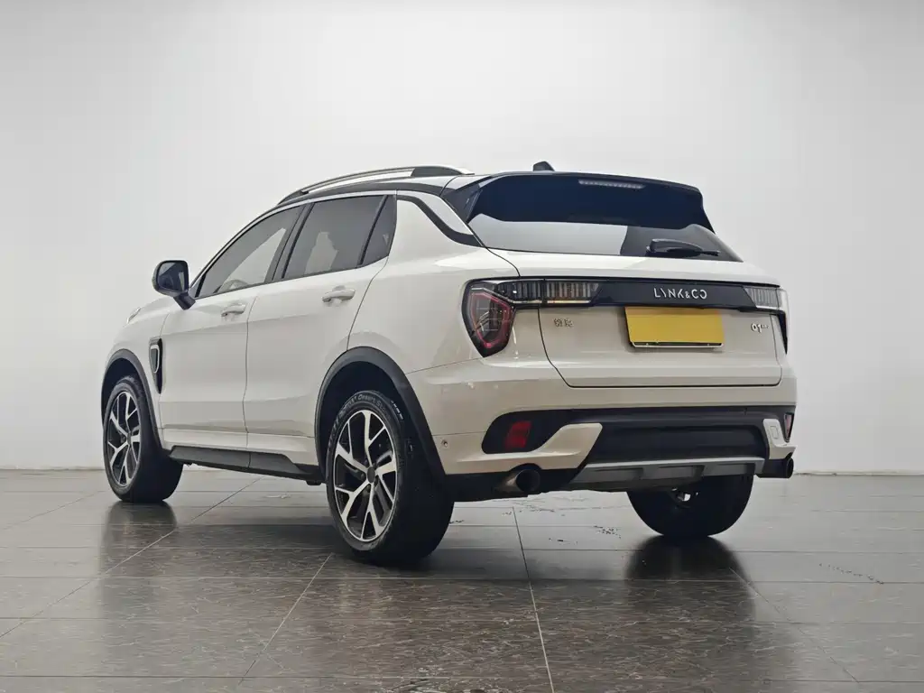Lynk & Co 01 2017 2.0T Pro