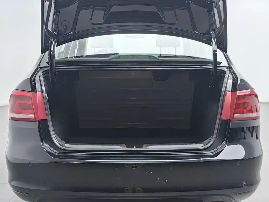 Volkswagen Santana — миниатюра 16