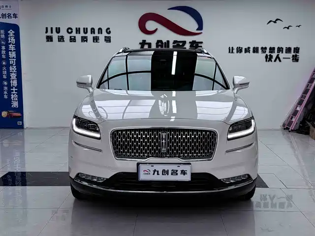 LINCOLN NAVIGATOR 2022