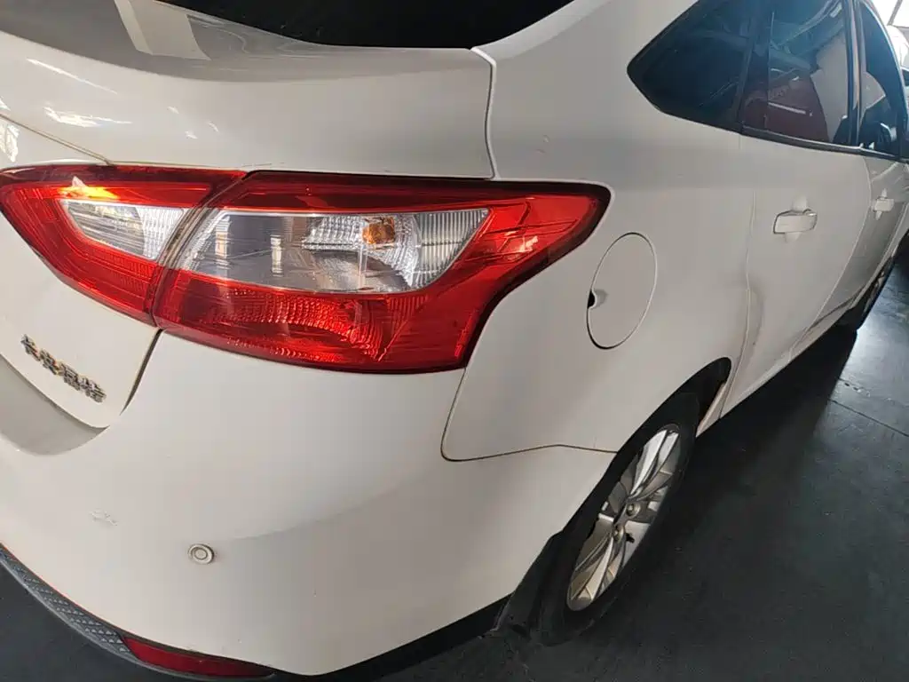 Ford Focus — миниатюра 8