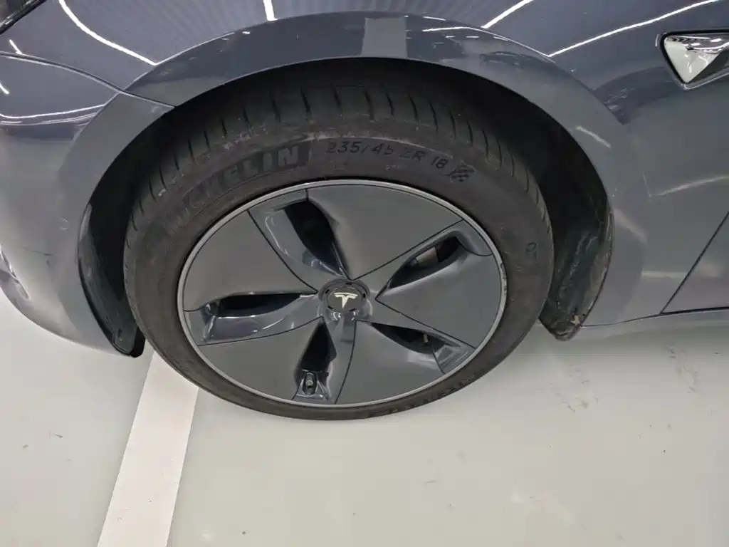 Tesla Model 3 — миниатюра 23