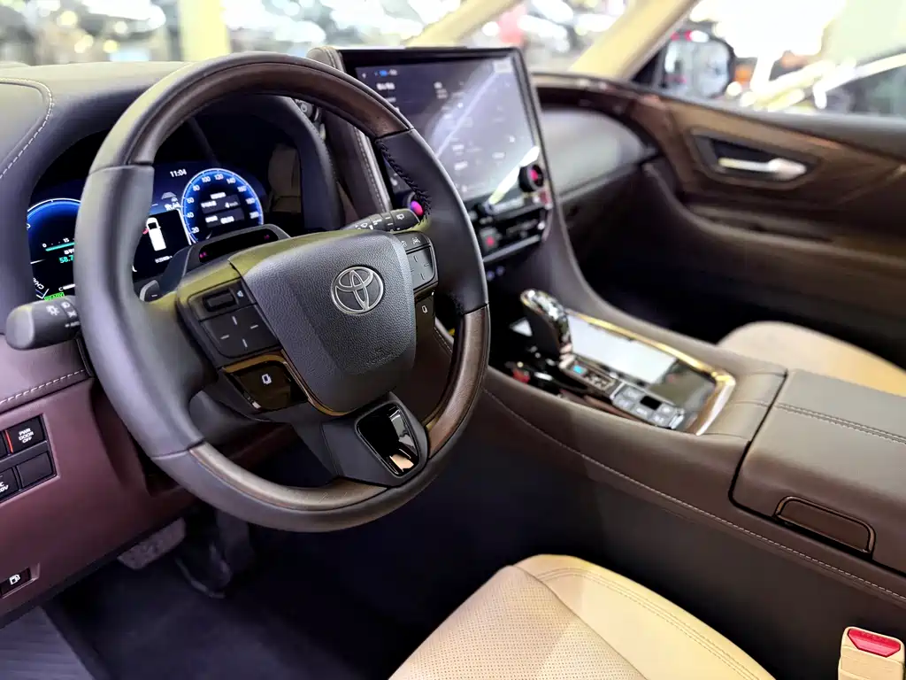 Toyota Alphard 2025 2.5L Premium