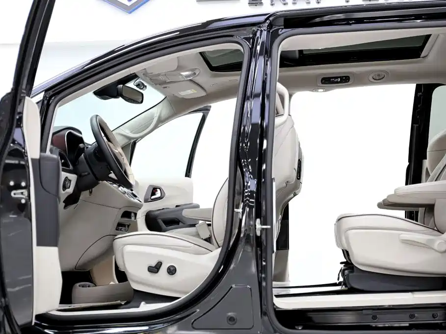 Chrysler Grand Voyager (Import) — миниатюра 6
