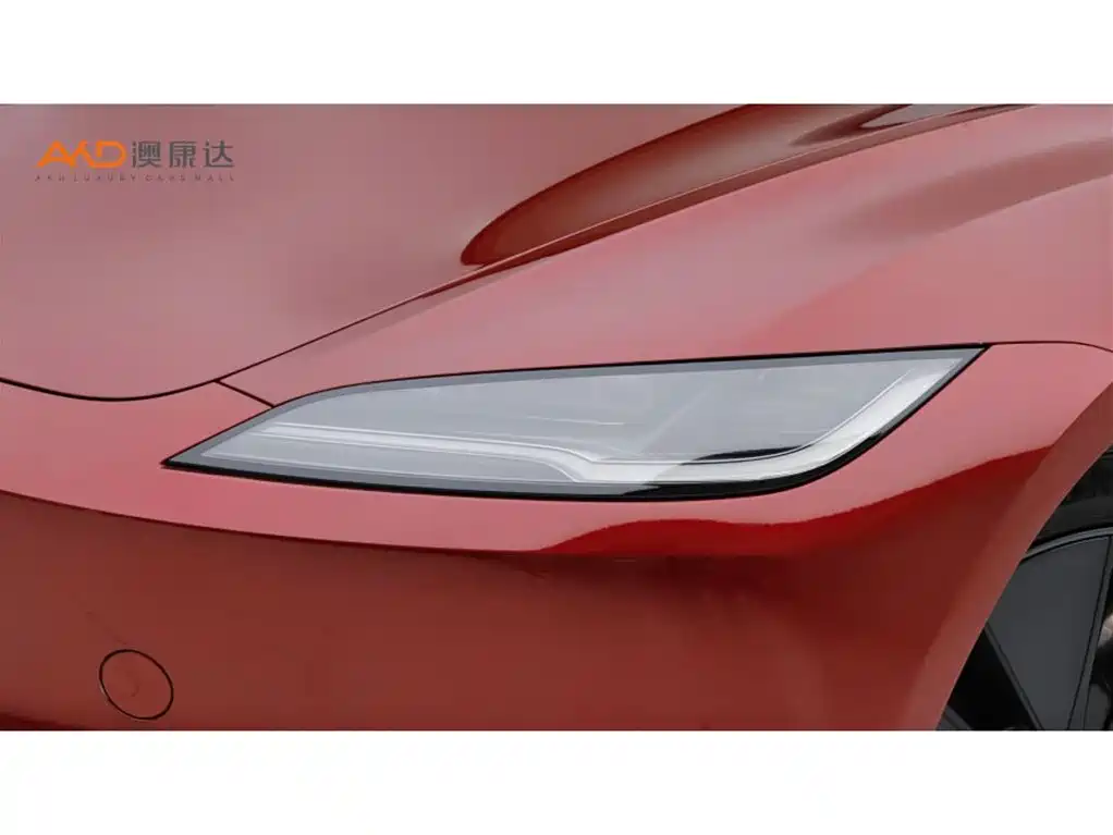 Tesla Model 3 — миниатюра 7